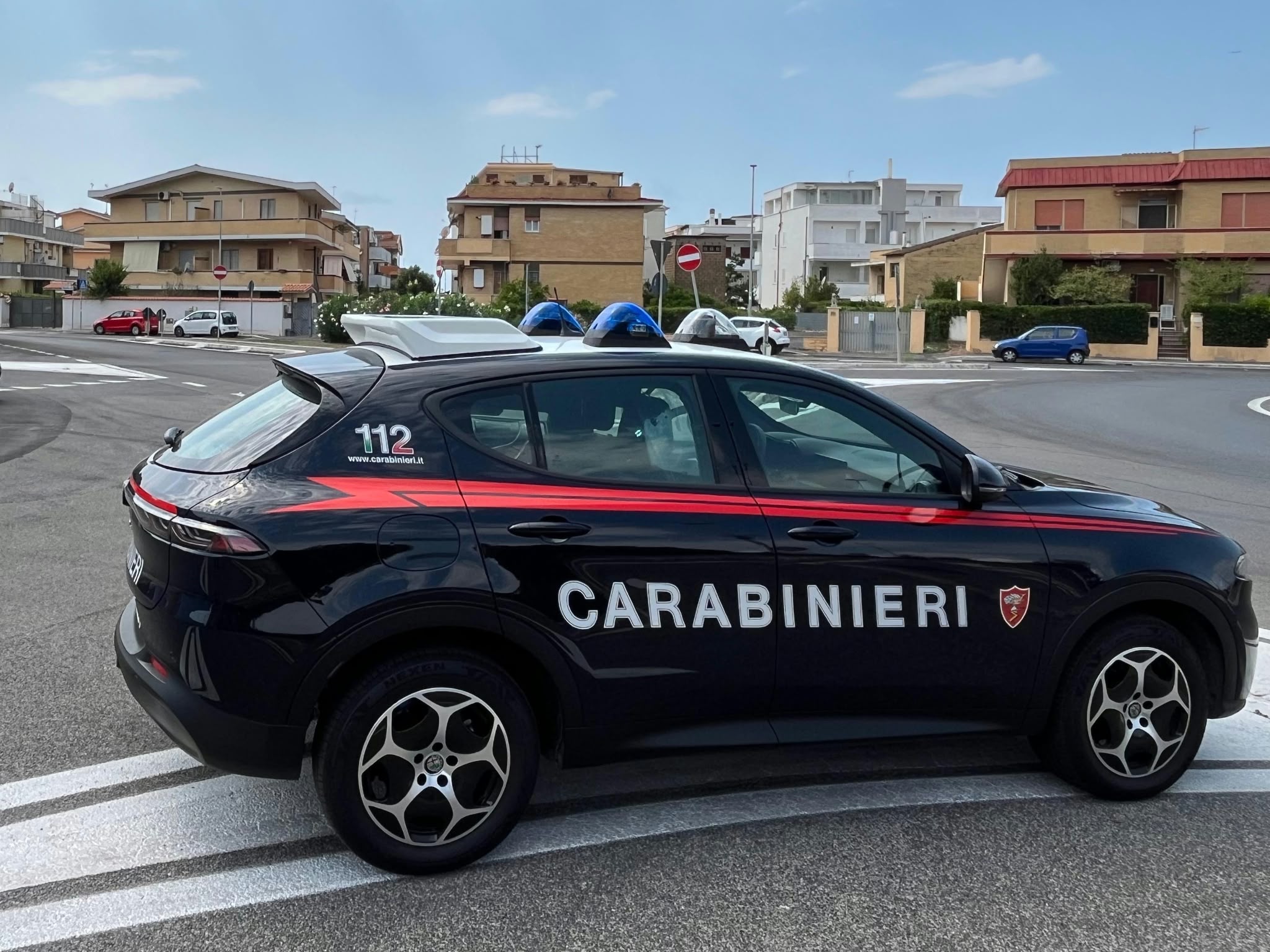 Carabinieri a Fiumicino nella fotografia originale pubblicata da QFiumicino