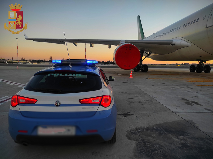 Lotta all’abusivismo in aeroporto, la Polizia di Frontiera di Fiumicino
